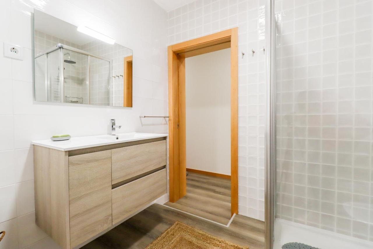 Tiana Apartment - City Centre With Terrace Viana do Castelo Buitenkant foto
